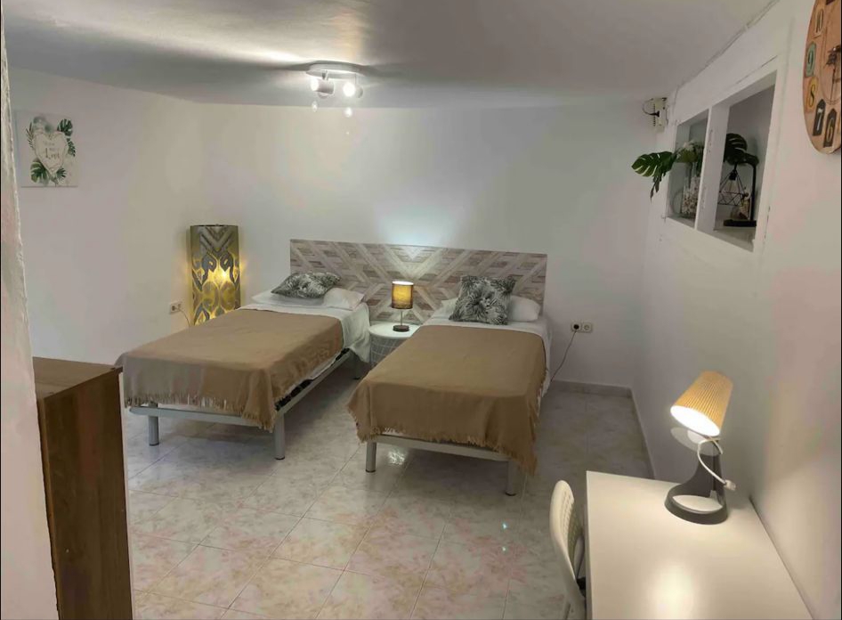 MAISON DE VILLE À CAPISTRANO AVEC 3 PISCINES COMMUNAUTAIRES