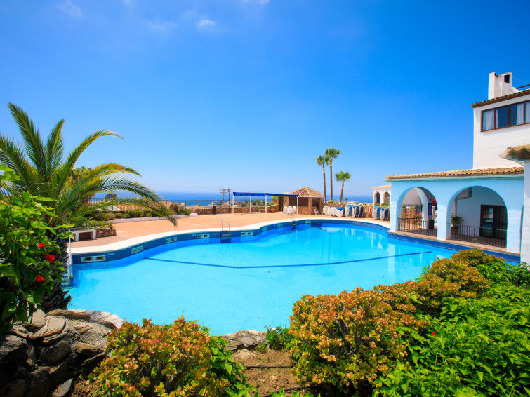 MAISON DE VILLE À CAPISTRANO AVEC 3 PISCINES COMMUNAUTAIRES