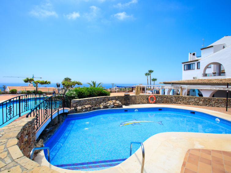 MAISON DE VILLE À CAPISTRANO AVEC 3 PISCINES COMMUNAUTAIRES