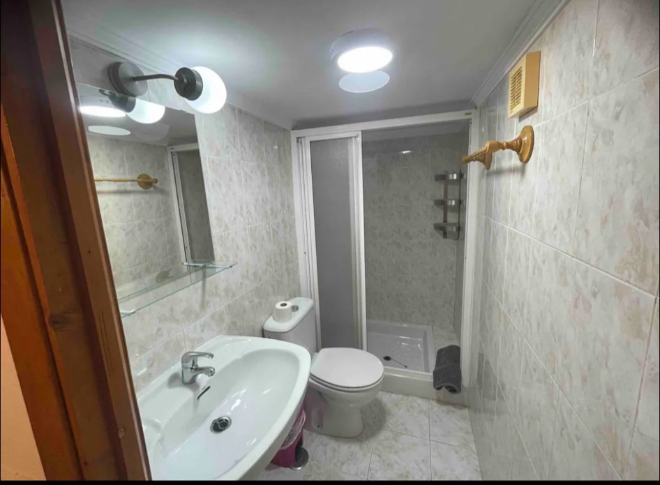 MAISON DE VILLE À CAPISTRANO AVEC 3 PISCINES COMMUNAUTAIRES