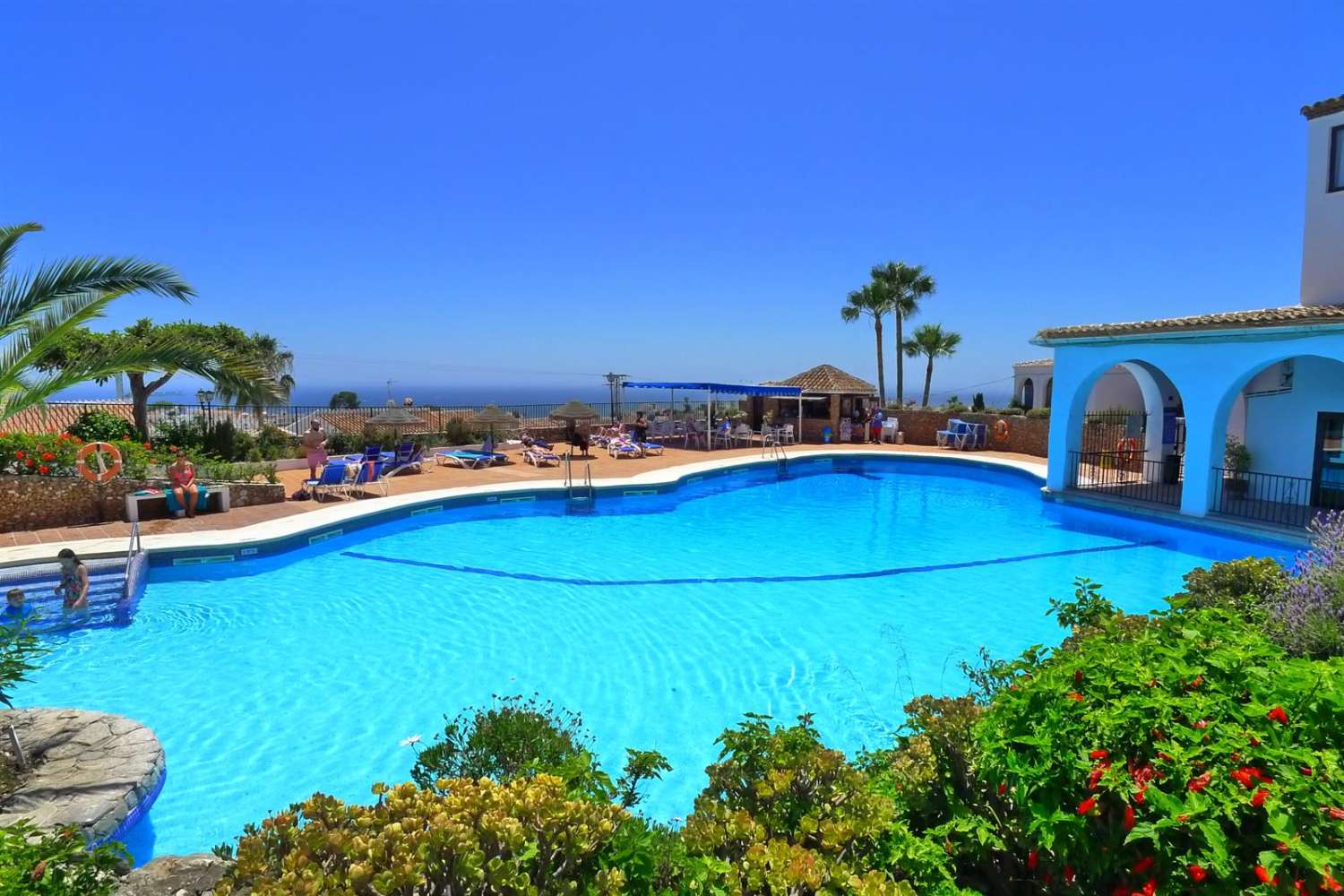 MAISON DE VILLE À CAPISTRANO AVEC 3 PISCINES COMMUNAUTAIRES