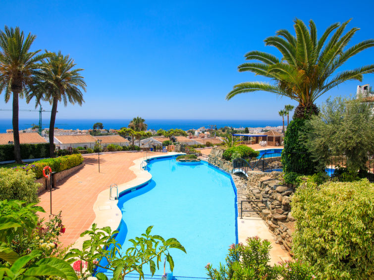 MAISON DE VILLE À CAPISTRANO AVEC 3 PISCINES COMMUNAUTAIRES