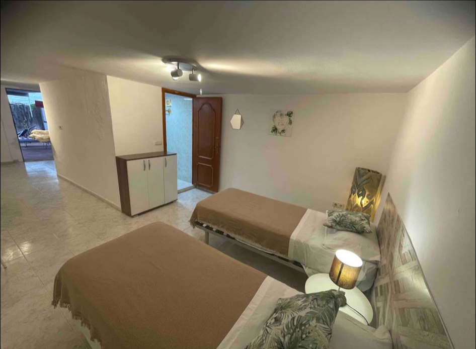 MAISON DE VILLE À CAPISTRANO AVEC 3 PISCINES COMMUNAUTAIRES