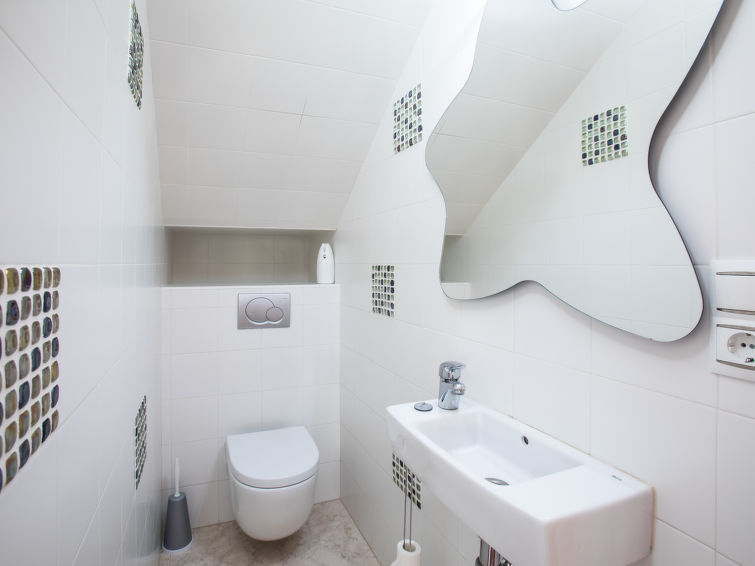 MAISON DE VILLE À CAPISTRANO AVEC 3 PISCINES COMMUNAUTAIRES