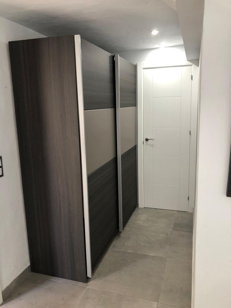 HAUS MIT ZWEI SCHLAFZIMMERN UND KLEIM POOL IN WOHNGEBIET