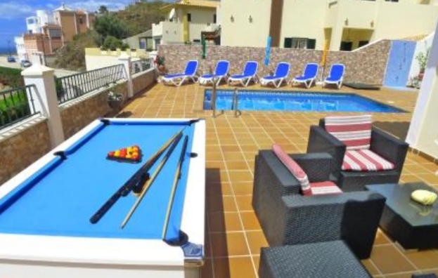 VILLA MIT DREI SCHLAFZIMMERN, DREI BADEZIMMERN, GROßER TERRASSE MIT POOL UND BEEINDRUCKENDEM AUSSICHT