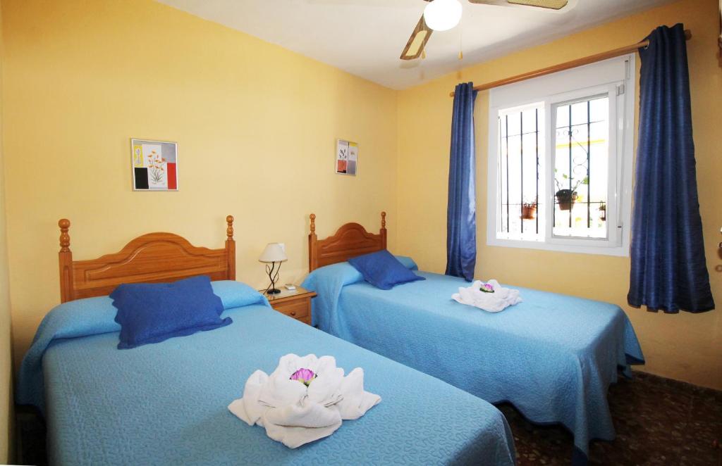 LANDHAUS MIT DREI SCHLAFZIMMERN IN TORROX MIT PRIVATEM POOL