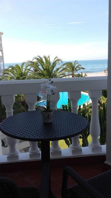 APARTAMENTO CON PISCINA COMUNITARIA JUNTO A PLAYA EL PLAYAZO