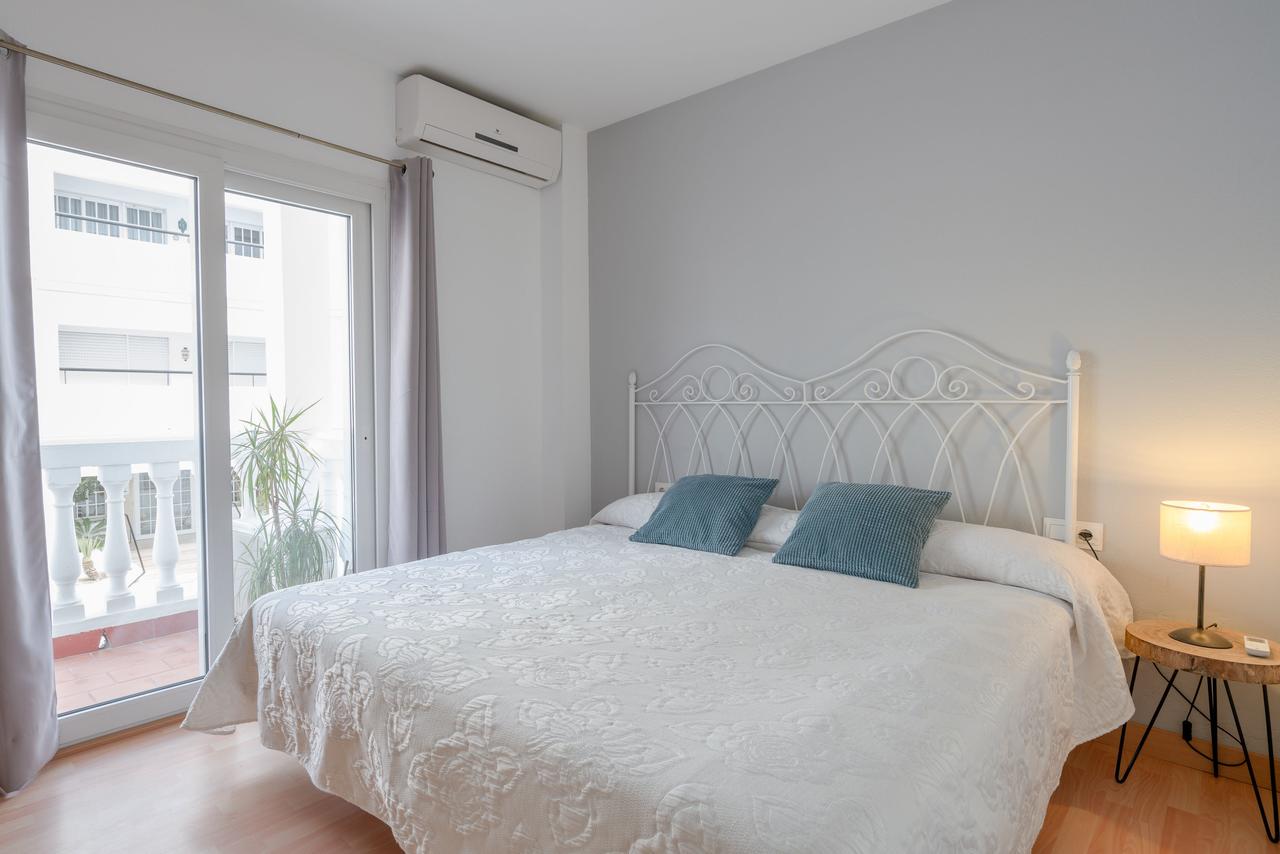 APARTAMENTO CON PISCINA COMUNITARIA JUNTO A PLAYA EL PLAYAZO