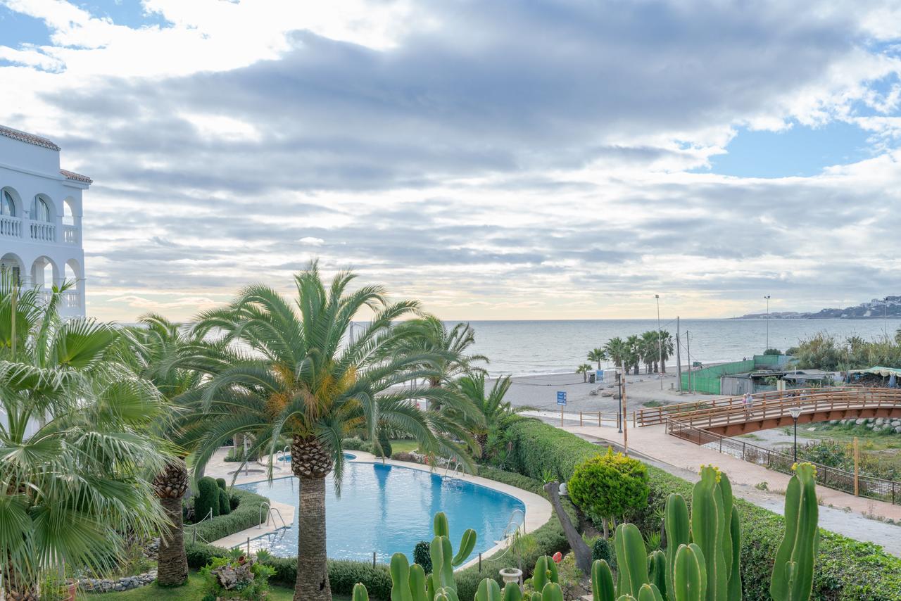 APARTAMENTO CON PISCINA COMUNITARIA JUNTO A PLAYA EL PLAYAZO