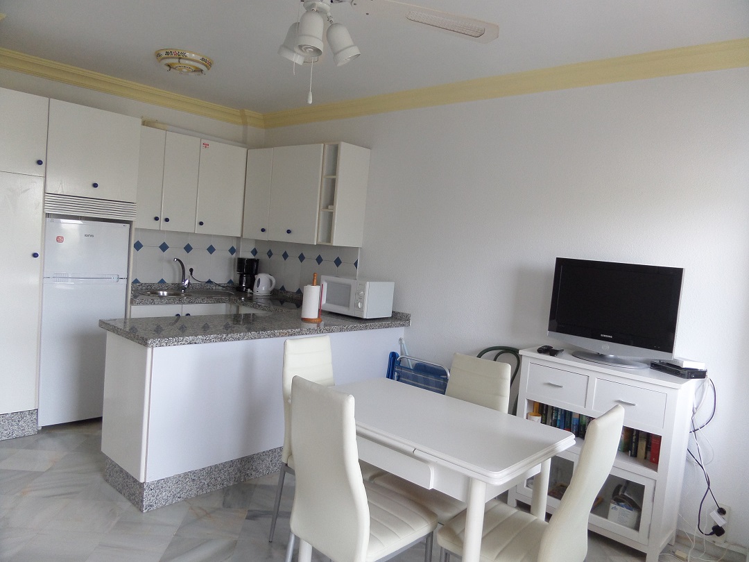 APARTAMENTO CON PISCINA COMUNITARIA JUNTO A PLAYA EL PLAYAZO