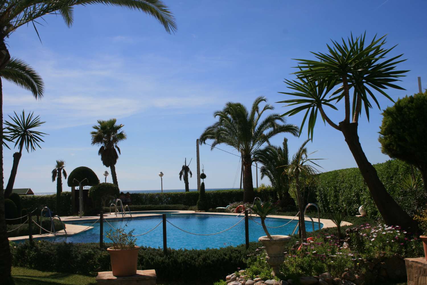 APARTAMENTO CON PISCINA COMUNITARIA JUNTO A PLAYA EL PLAYAZO