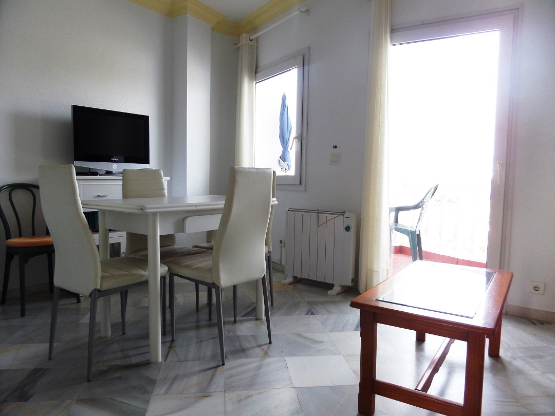 APARTAMENTO CON PISCINA COMUNITARIA JUNTO A PLAYA EL PLAYAZO