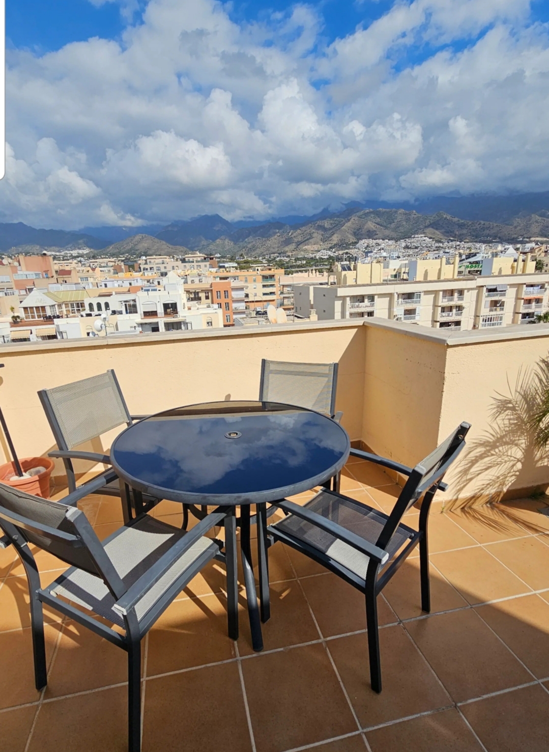 ÁTICO DE DOS DORMITORIO A 500 M DE LA PLAYA