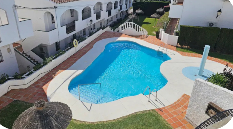 APARTAMENTO DOS DORMITORIOS URB. TRANQUILA CON PISCINAS COMUNITARIAS