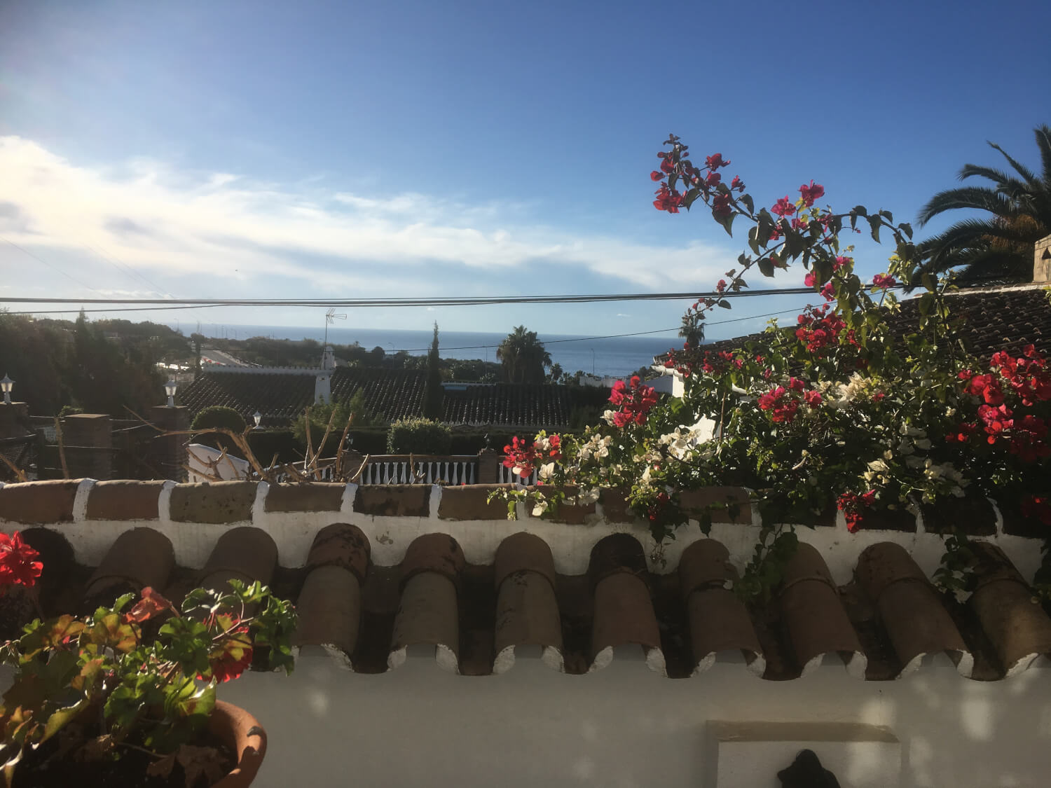 CASA INDEPENDIENTE  EN TRANQUILA URBANIZACIÓN CON PISCINA PRIVADA