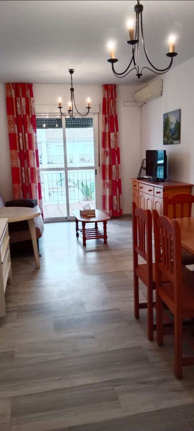 PENTHOUSE MIT ZWEI SCHLAFZIMMERN, KAPAZITÄT FÜR SECHS PERSONEN UND GEMEINSCHAFTSPOOL