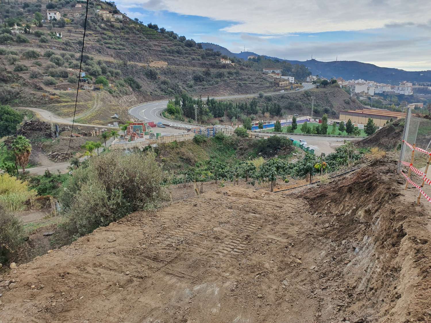 TOMT PÅ 1500 METER 1,5 KM FRA TORROX