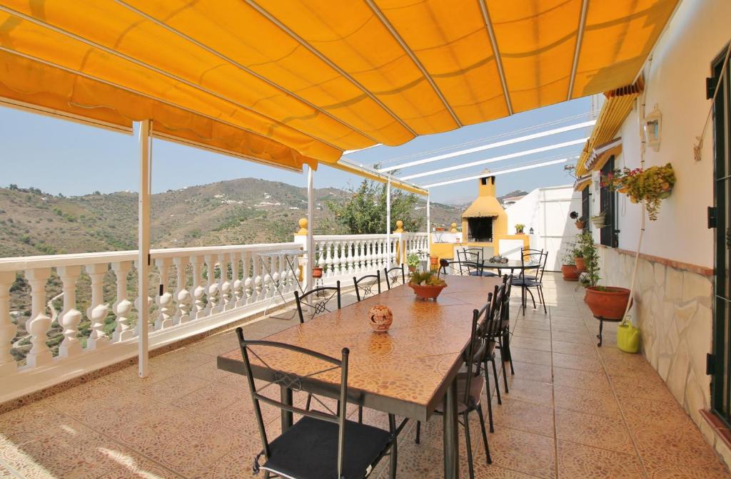 CASA DE 4 DORMITORIOS PARA 8 PERSONAS - PISCINA PRIVADA