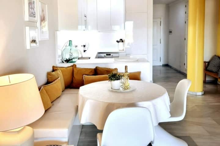 MAGNIFICO APARTAMENTO FRENTE AL MAR CON DOS DORMITORIOS Y DOS BAÑOS