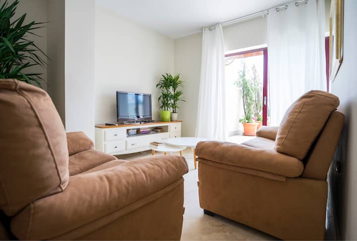 MAGNIFICO APARTAMENTO FRENTE AL MAR CON DOS DORMITORIOS Y DOS BAÑOS
