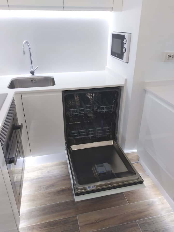 MAGNIFICO APARTAMENTO FRENTE AL MAR CON DOS DORMITORIOS Y DOS BAÑOS