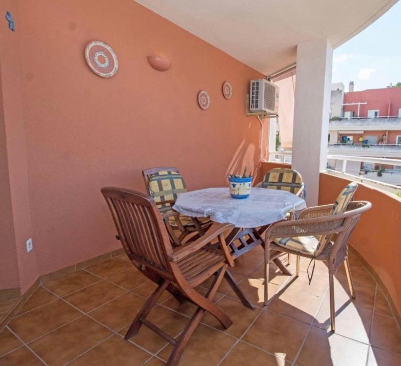 SCHÖNE AUSSICHT AUF DAS MEER UND DIE STRANDWOHNUNG MIT ZWEI SCHLAFZIMMERN UND ZWEI BÄDERN