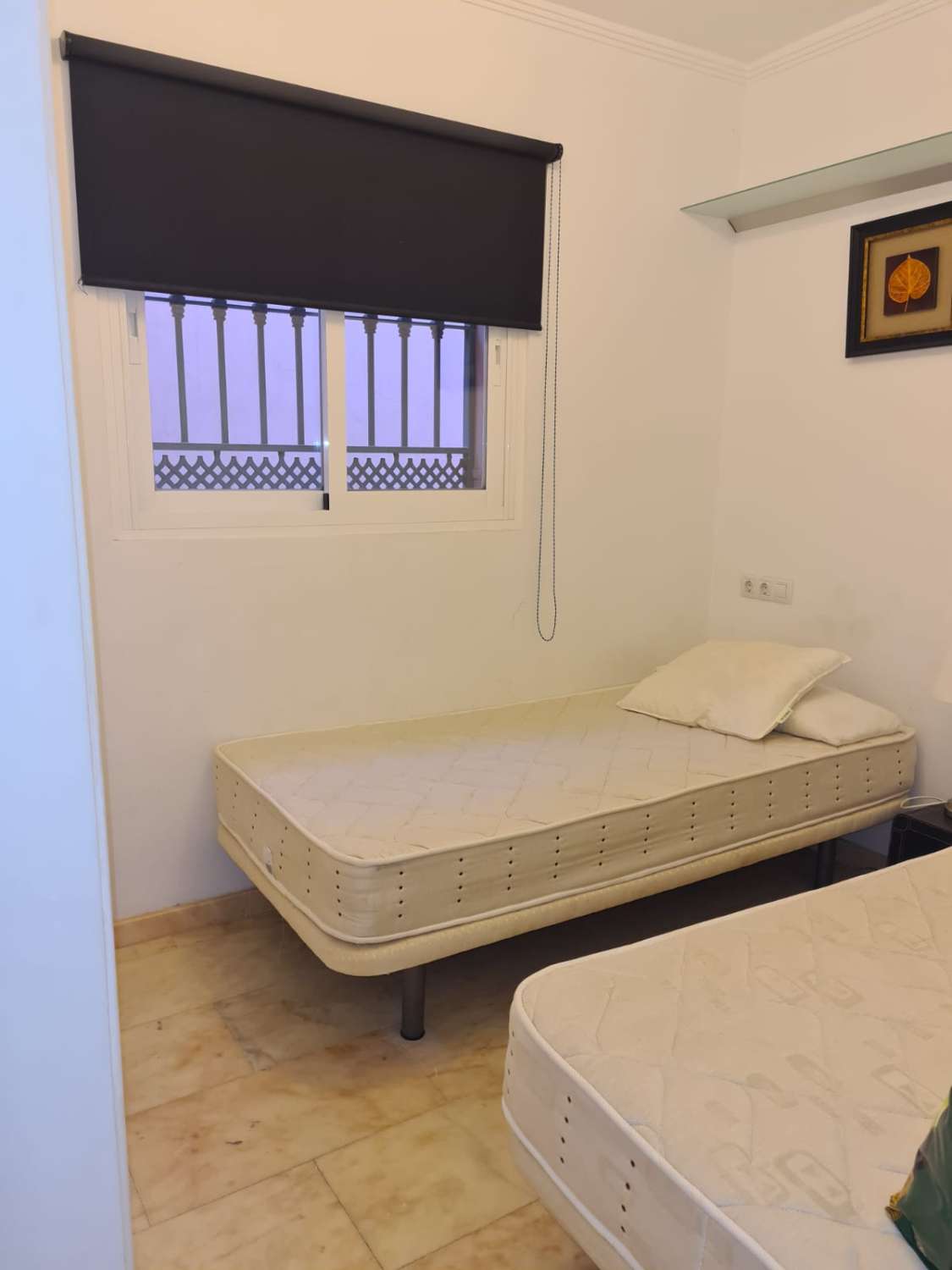 WOHNUNG IN ZWEITER STRANDLINIE MIT PARKPLATZ UND GEMEINSCHAFTSPOOL