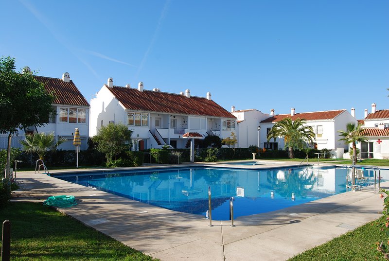 CASA DE DOS DORMITORIOS A UNOS METROS DE PASEO MARITIMO Y  DE LA PLAYA