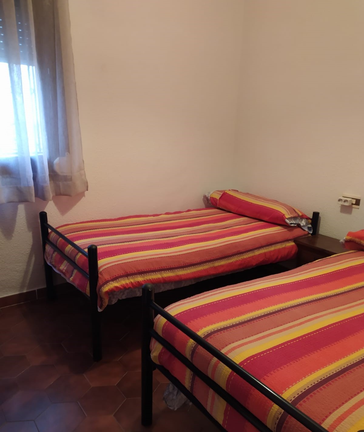 CASA DE DOS DORMITORIOS A UNOS METROS DE PASEO MARITIMO Y  DE LA PLAYA