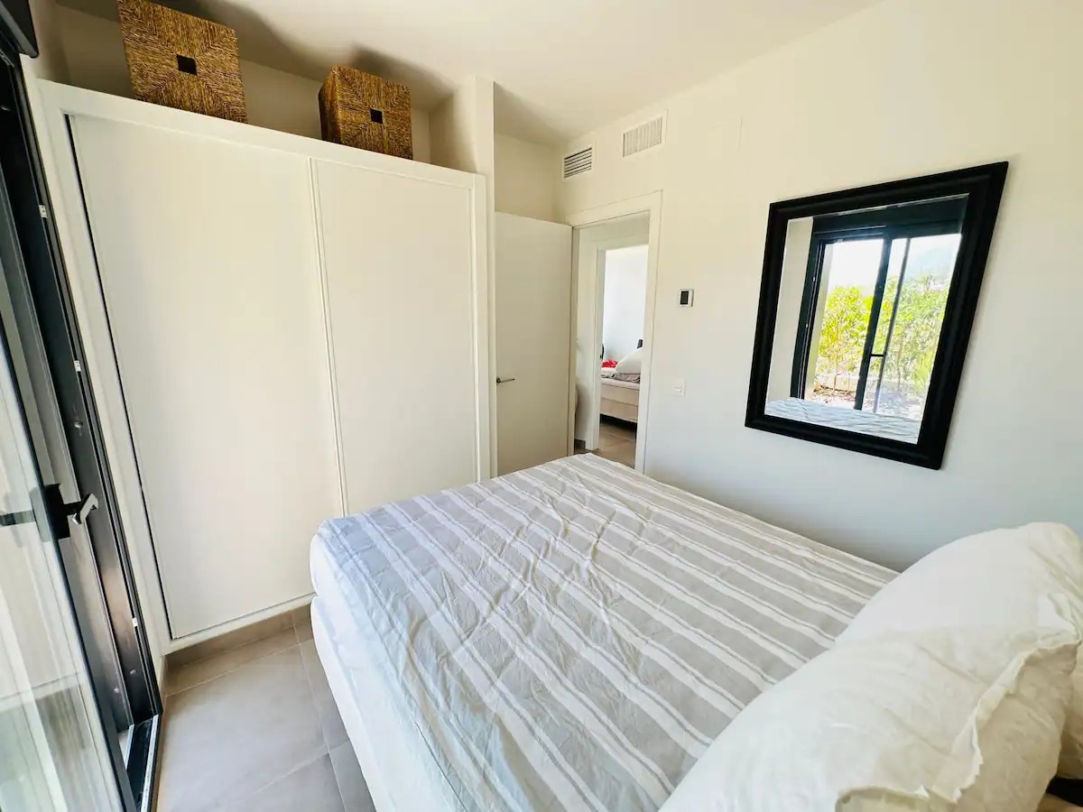 VILLA MIT DREI SCHLAFZIMMERN UND PRIVATEM POOL MIT MEERBLICK