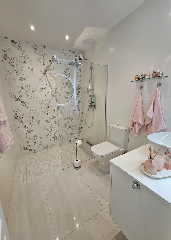 BEAUTIFUL THREE BEDROOM VILLA WITH PRIVATE POOL
