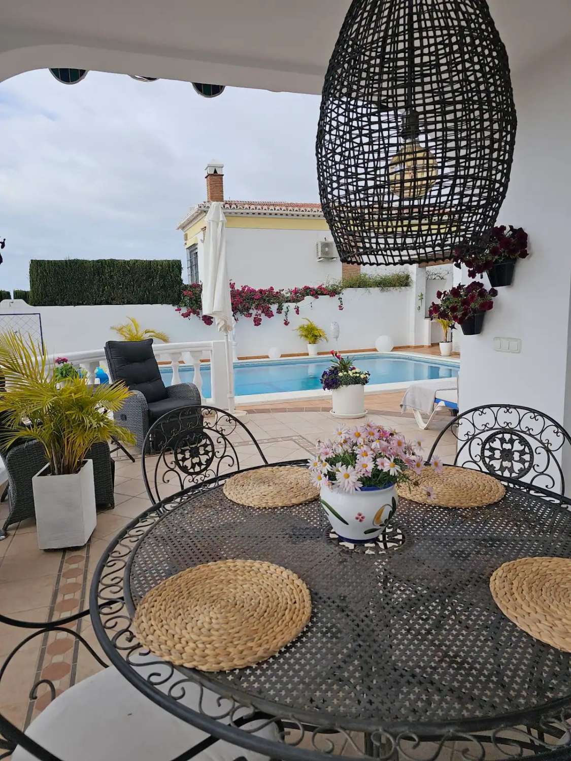 BEAUTIFUL THREE BEDROOM VILLA WITH PRIVATE POOL