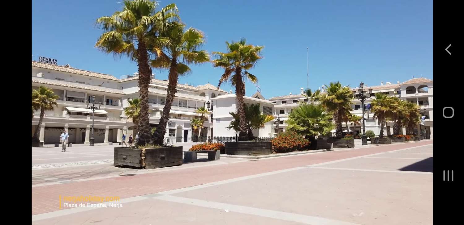 PARKPLATZ IN PLAZA ESPAÑA, AUF DEM BALKON VON EUROPA