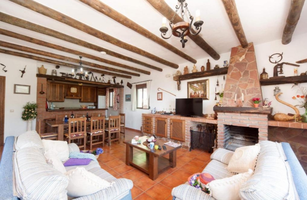 VILLA MIT DREI SCHLAFZIMMERN UND PRIVATEM POOL