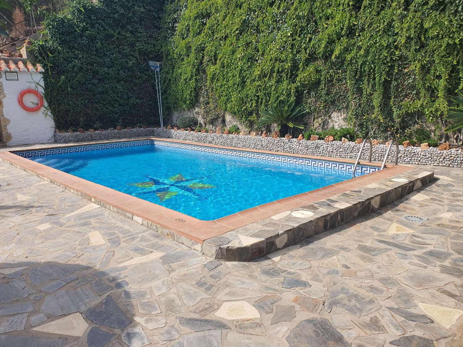 VILLA MIT DREI SCHLAFZIMMERN UND PRIVATEM POOL