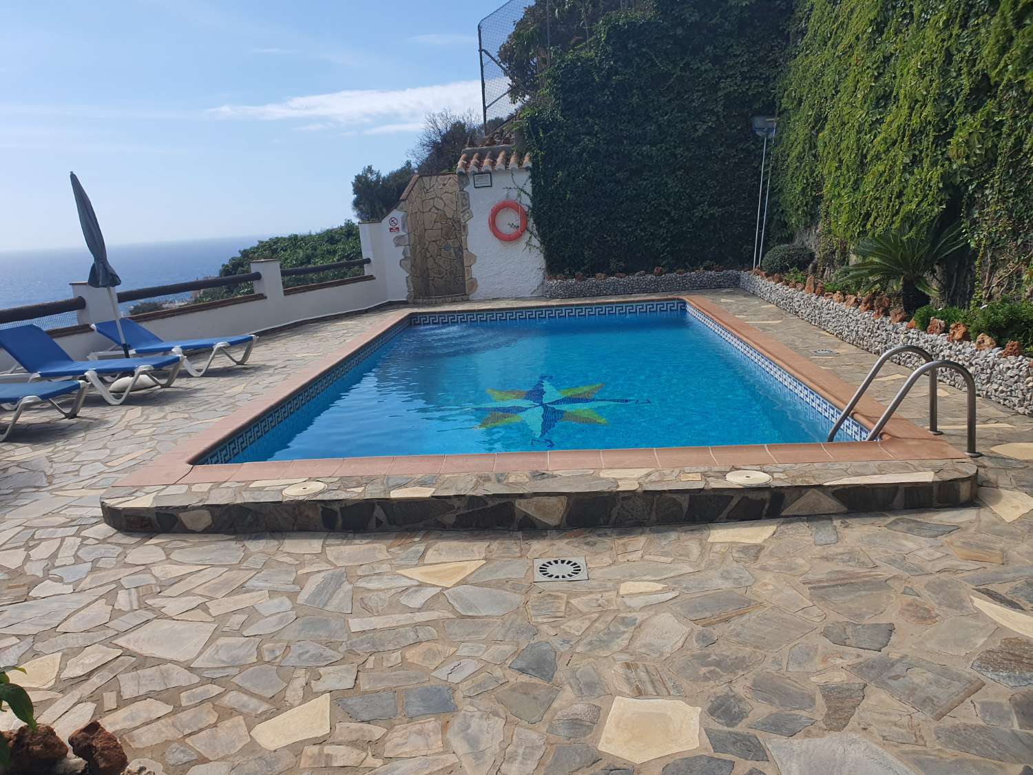VILLA MIT DREI SCHLAFZIMMERN UND PRIVATEM POOL