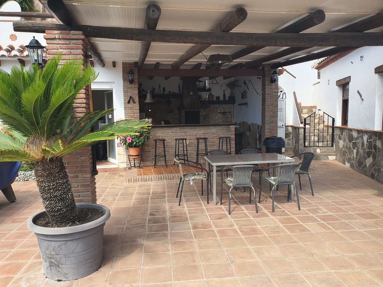 VILLA MIT DREI SCHLAFZIMMERN UND PRIVATEM POOL