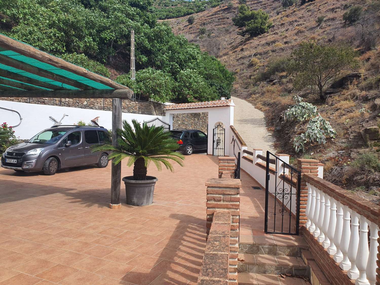VILLA MIT DREI SCHLAFZIMMERN UND PRIVATEM POOL