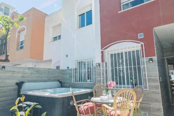 Duplex ferie til Nerja
