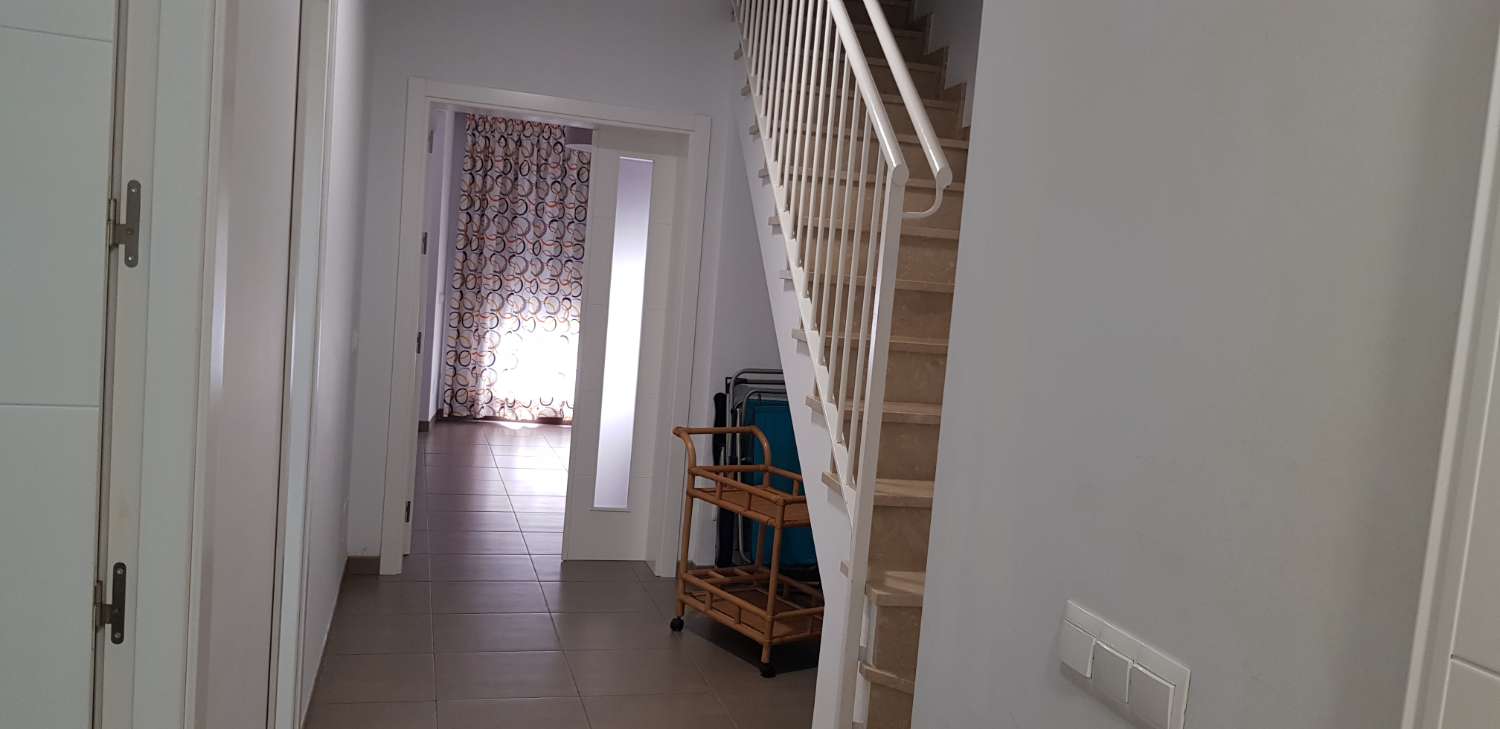 CASA DE PUEBLO CON PATIO