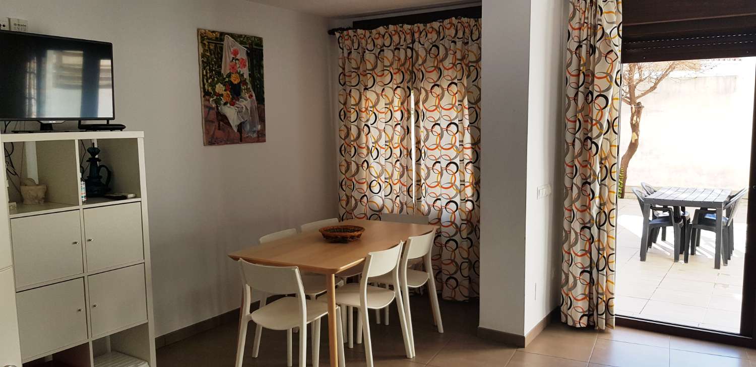 CASA DE PUEBLO CON PATIO