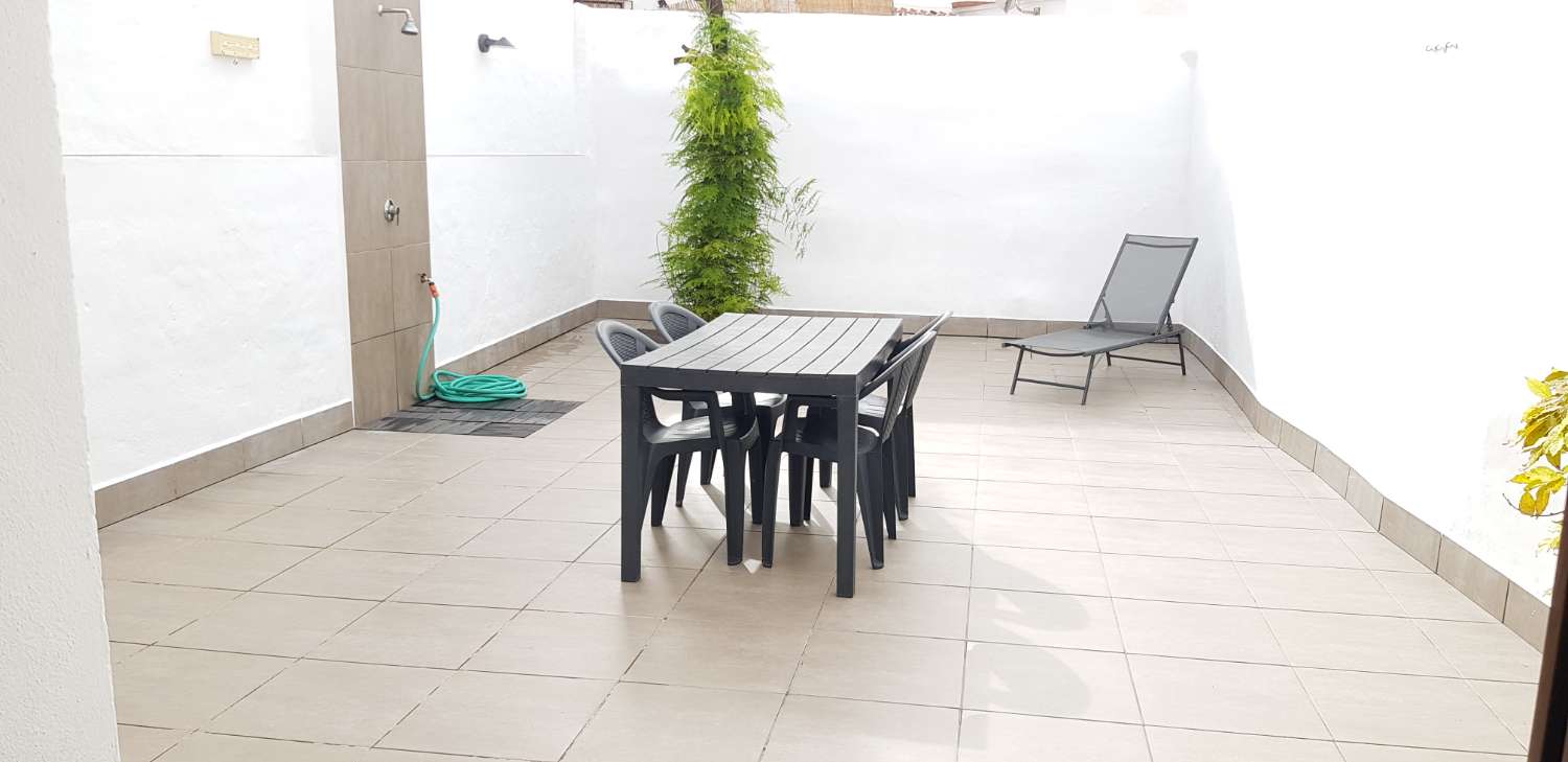 CASA DE PUEBLO CON PATIO