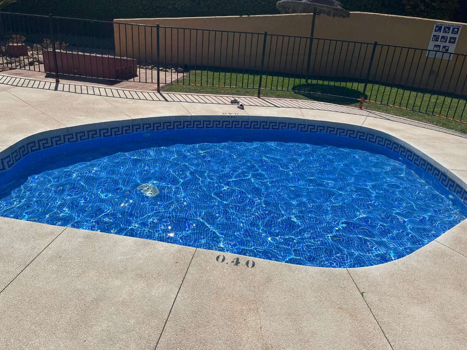 APARTAMENTO EN PLANTA BAJA CON PISCINA COMUNITARIA