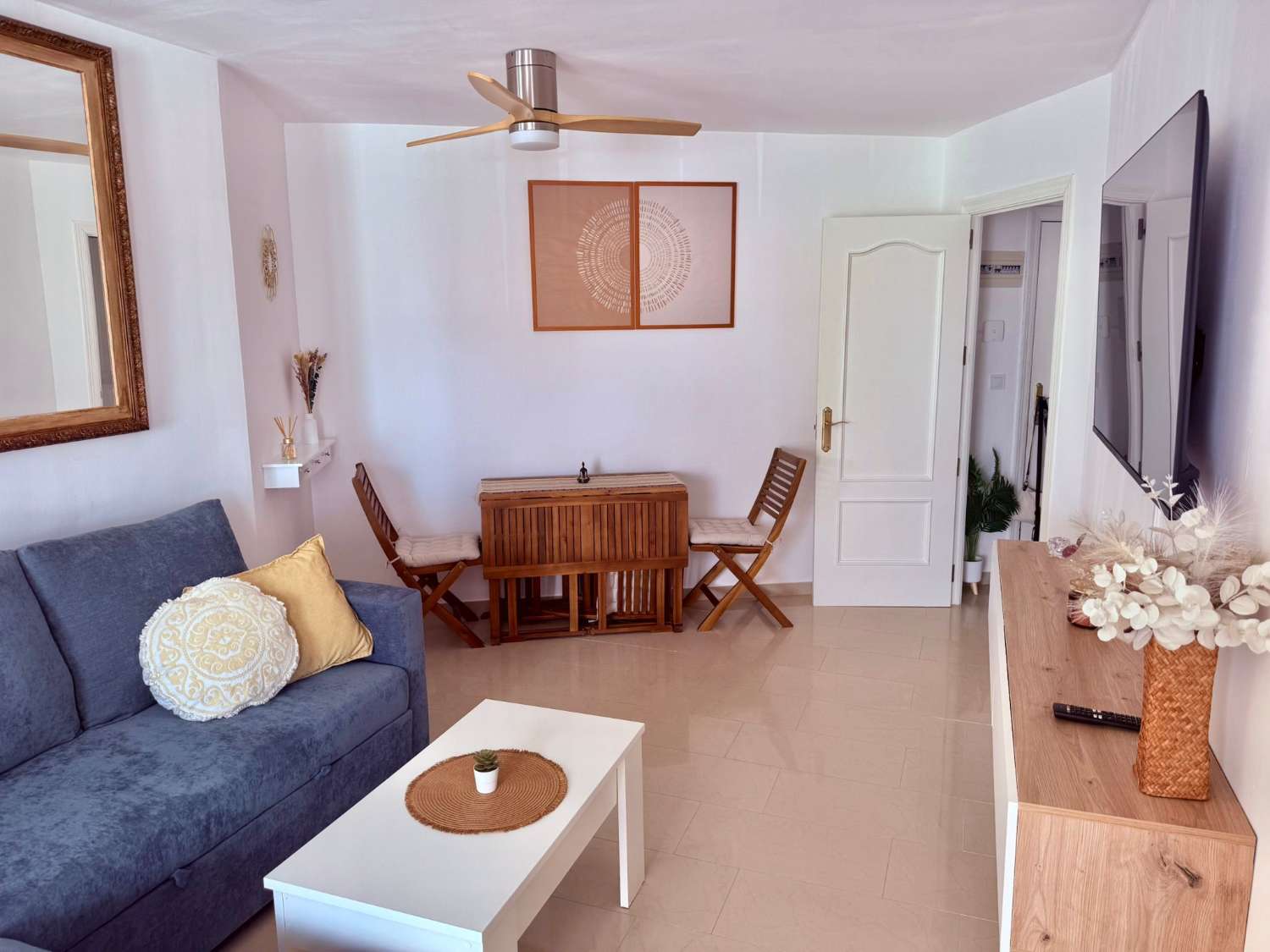 APARTAMENTO CON CAPACIDAD PARACUATRO PERSONAS EN TORROX COSTA