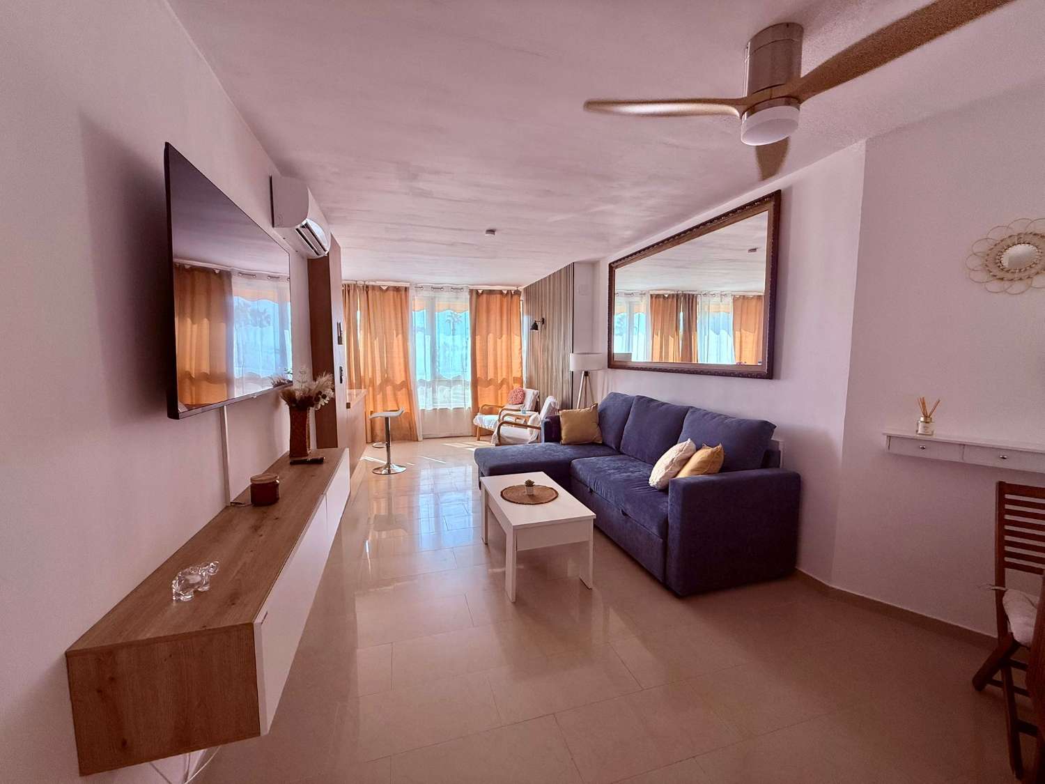 APARTAMENTO CON CAPACIDAD PARACUATRO PERSONAS EN TORROX COSTA