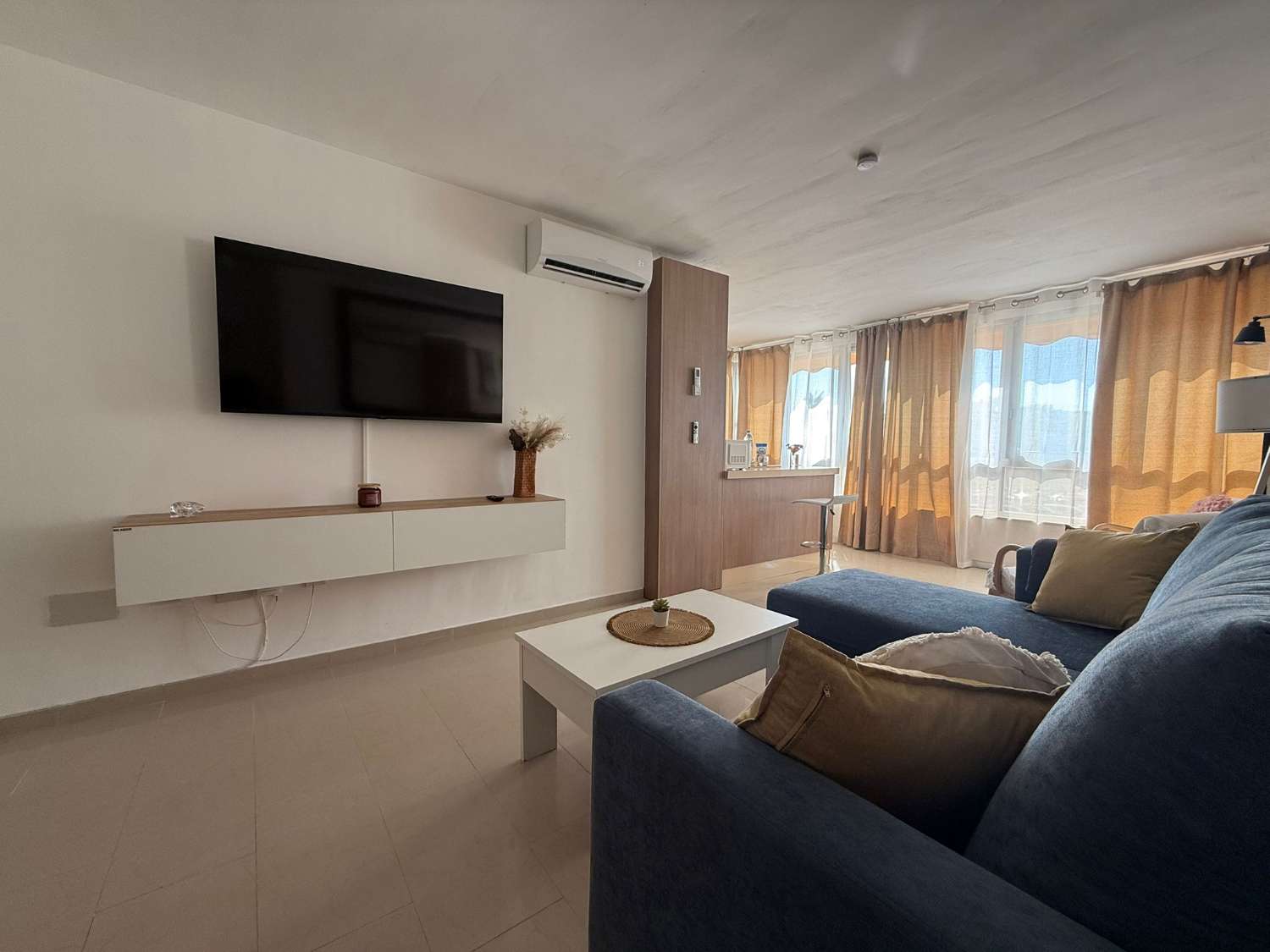 APARTAMENTO CON CAPACIDAD PARACUATRO PERSONAS EN TORROX COSTA