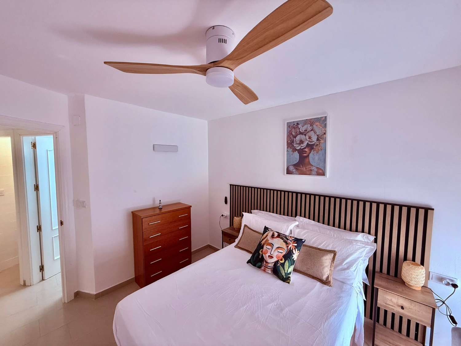 APARTAMENTO CON CAPACIDAD PARACUATRO PERSONAS EN TORROX COSTA