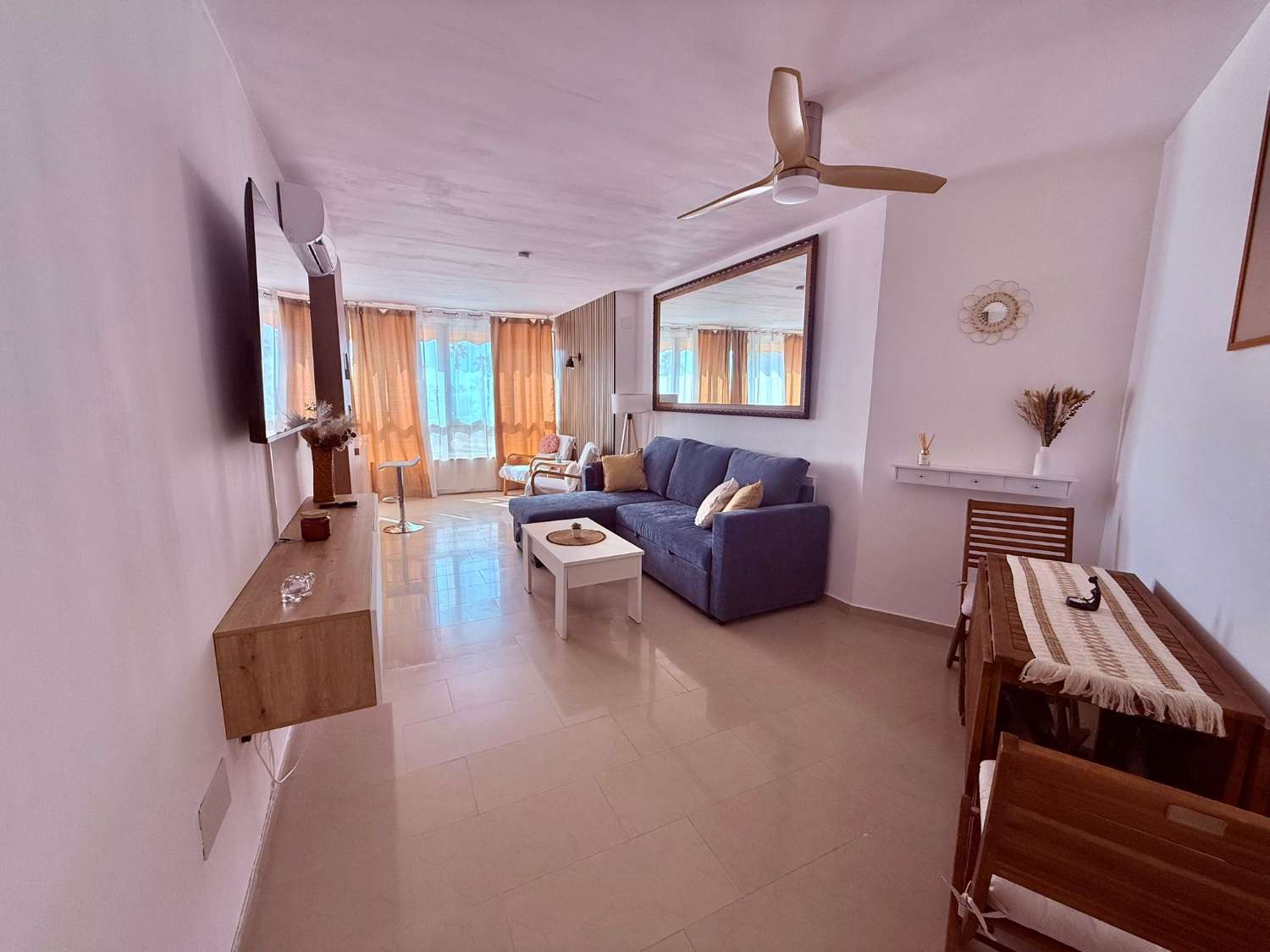 APARTAMENTO CON CAPACIDAD PARACUATRO PERSONAS EN TORROX COSTA