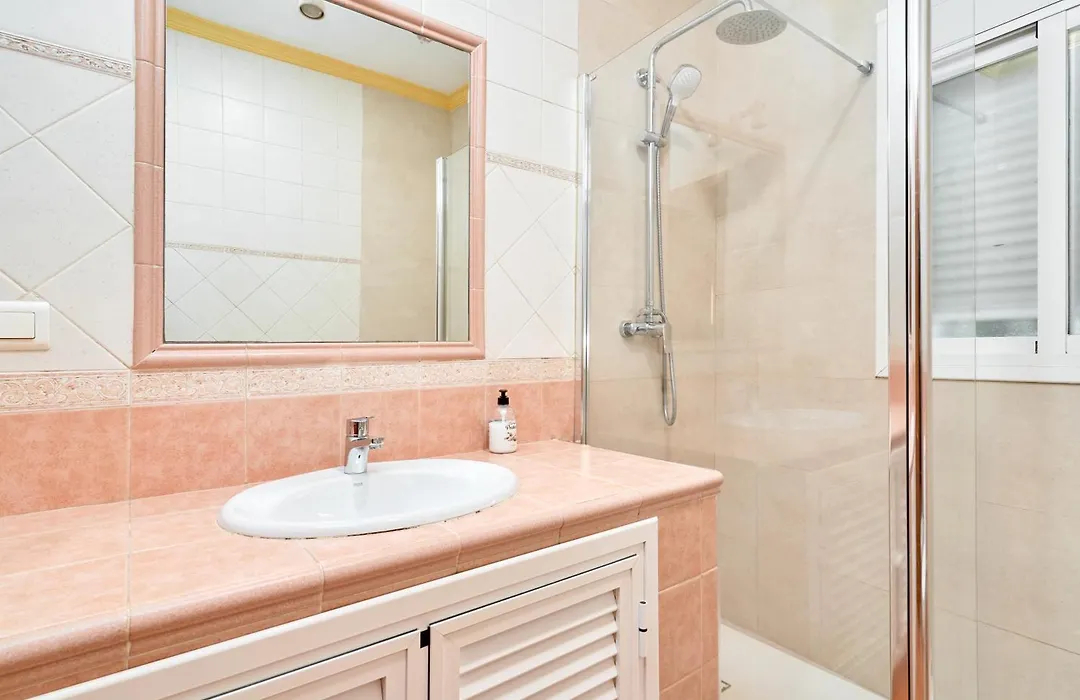 CASA DE CAMPO CON VISTAS AL MAR